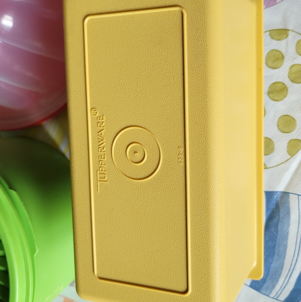 VINTAGE TUPPERWARE BUNDLE - Picture 5 of 16